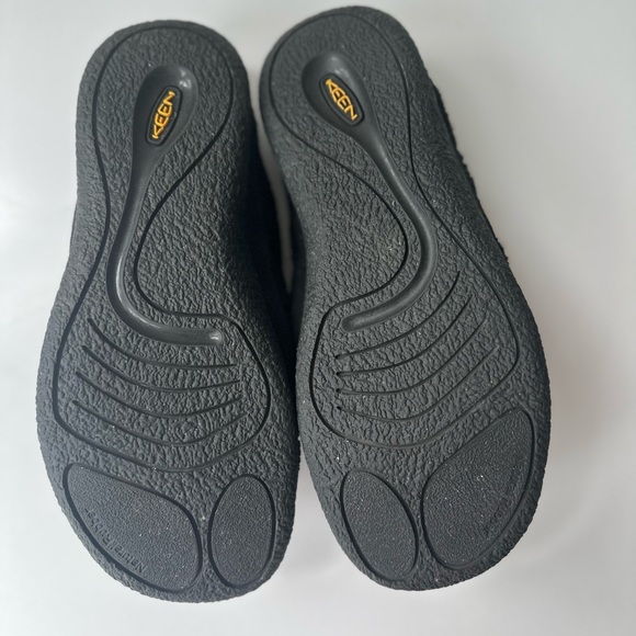 Keen Howser Black Felt Slip-on Slippers Indoor/Outdoor Rubber Sole 7.5 shoes - Picture 4 of 8